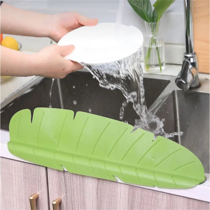 No More Splash! Waterproof & Oil-Proof Silicone Sink Shield