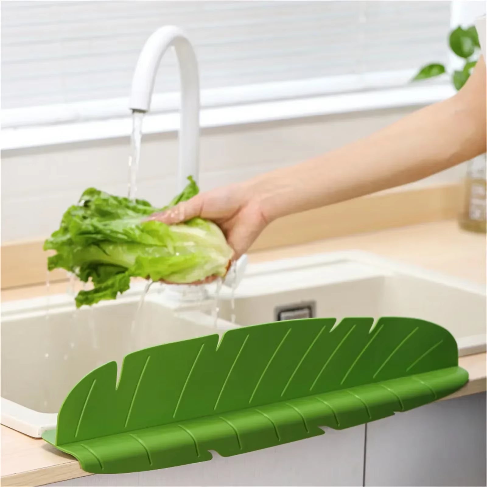 No More Splash! Waterproof & Oil-Proof Silicone Sink Shield